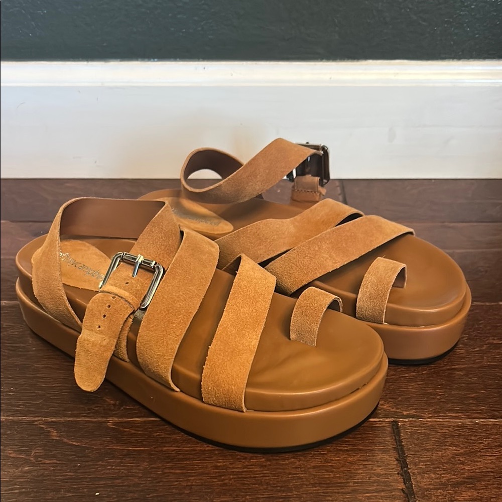 Like New JEFFREY CAMPBELL
Getaway Footbed Suede Sandals - Light Tan Suede 8.5 - Picture 2 of 4